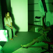 Fotografia di backstage di Luigi Larva sul set 1052 di Alessandro Tintori