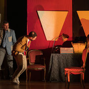 Fotografia di scena dello spettacolo La bambola scomparsa al Teatro Caboto a Milano | Alessandro Tintori