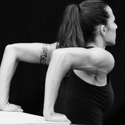 Shamiri®: fotografia in bianco e nero di Annalisa Loiodice mentre si allena in palestra | Alessandro Tintori