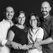 Ritratto fotografico solidale in bianco e nero progetto In Posa per l'Acqua