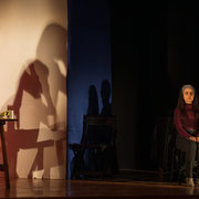 Fotografia di scena dello spettacolo teatrale "La chiamata d'emergenza" al Teatro Caboto Kolbe | Alessandro Tintori