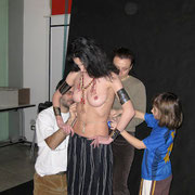 Backstage dal set del portfolio fine art di Alessandro Tintori "La strega" con Sara