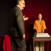 Fotografia di scena dello spettacolo teatrale "Il caso Lancaster" | Alessandro Tintori