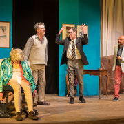 Fotografia di scena dello spettacolo teatrale Ti prego salvami al Teatro Caboto Kolbe a Milano | Alessandro Tintori