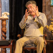 Fotografia di scena dello spettacolo teatrale Ti prego salvami al Teatro Caboto Kolbe a Milano | Alessandro Tintori