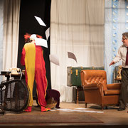 Fotografia di scena dello spettacolo Doppio inganno con delitto al Teatro Caboto Kolbe di Milano | Alessandro Tintori