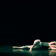 Fotografia di performance Giulia Temperini - studio meditazione fotografica di Alessandro Tintori