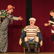 Fotografia di scena dello spettacolo teatrale Comedy Party al Teatro Caboto Kolbe | Alessandro Tintori