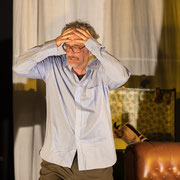 Fotografia di scena dello spettacolo Doppio inganno con delitto al Teatro Caboto Kolbe di Milano | Alessandro Tintori
