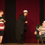 Fotografia di scena dello spettacolo teatrale Comedy Party al Teatro Caboto Kolbe | Alessandro Tintori