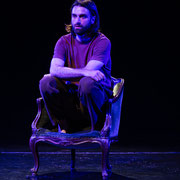 Fotografia a colori di danza contemporanea a teatro | Alessandro Galati per Alessandro Tintori
