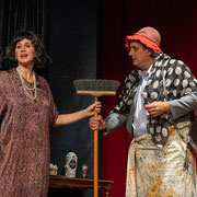 Fotografia di scena dello spettacolo teatrale Comedy party al Teatro Caboto Kolbe di Milano | Alessandro Tintori