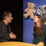 Fotografia di scena dello spettacolo teatrale "La cena dell'amore e dell'accordo" | Alessandro Tintori