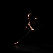 Fotografia di performance Giulia Temperini - studio meditazione fotografica di Alessandro Tintori