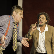 Fotografia di scena dello spettacolo teatrale Il pirata da salotto al Teatro Caboto Kolbe a Milano | Alessandro Tintori
