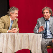 Fotografia di scena dello spettacolo teatrale Comedy party al Teatro Caboto Kolbe di Milano | Alessandro Tintori