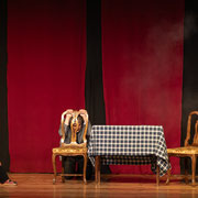 Fotografia di scena dello spettacolo teatrale Comedy Party al Teatro Caboto Kolbe | Alessandro Tintori