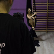 Backstage del set di discipline aeree portfolio 748 di Alessandro Tintori con Alice Vianò | © 2016 Andrea Sina