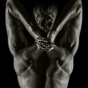 Fotografia Fine Art in bianco e nero di nudo artistico scultoreo | © 2023 Alessandro Tintori