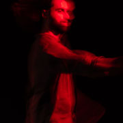 Fotografia a colori di danza contemporanea a teatro | Alessandro Galati per Alessandro Tintori