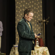Fotografia di scena dello spettacolo teatrale Il pirata da salotto al Teatro Caboto Kolbe a Milano | Alessandro Tintori