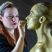 Backstage Golden Girl Arianna Lughi aerografo Annalisa Loiodice performer | Alessandro Tintori