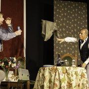 Fotografia di scena dello spettacolo teatrale Il pirata da salotto al Teatro Caboto Kolbe a Milano | Alessandro Tintori