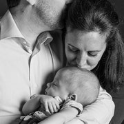 Ritratto fotografico solidale in bianco e nero progetto In Posa per l'Acqua