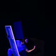 Fotografia a colori di danza contemporanea a teatro | Alessandro Galati per Alessandro Tintori