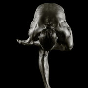 Fotografia Fine Art in bianco e nero di nudo artistico scultoreo | © 2023 Alessandro Tintori