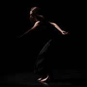 Fotografia di performance Giulia Temperini - studio meditazione fotografica di Alessandro Tintori