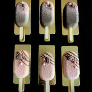 Schoggimousse am Stiel mit Himbeerkern