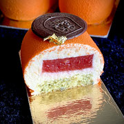 Orangenmousse-Törtchen mit süssGUEST-Schoggistempel und Orangenkern