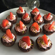 Schoggitartelettes mit Erdbeeren