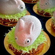 Schneehäsli aus Marronimousse mit Meringuekern