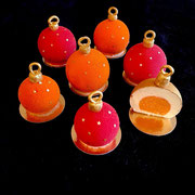 Weihnachtskugel: Orangenmousse mit Orangenkern