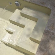 Escalier d'angle piscine PVC armé sable Aix en Provence