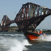 Edinburgh - Schottisch - Schottland - Kilt - Highland Games - Single Malt Whisky Tasting - RIB-Speed-Boat  - incentive reisen incentive agentur - Meeting-Incentive-Conference-Events - Mitarbeitermotivation - Teambuilding - Highlands - loch ness