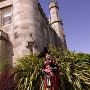 Edinburgh - Schottisch - Schottland - Kilt - Highland Games - Single Malt Whisky Tasting - RIB-Speed-Boat  - incentive reisen incentive agentur - Meeting-Incentive-Conference-Events - Mitarbeitermotivation - Teambuilding - Highlands - loch ness