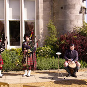 Edinburgh - Schottisch - Schottland - Kilt - Highland Games - Single Malt Whisky Tasting - RIB-Speed-Boat  - incentive reisen incentive agentur - Meeting-Incentive-Conference-Events - Mitarbeitermotivation - Teambuilding - Highlands - loch ness