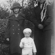"Meine drei Mädels", sagte Großvater immer, Foto um 1937