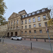Herschelbad Mannheim: restaurierte Außenfassade mit Eingangsportal