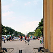 Brandenburger Tor mit Blick Richtung Siegessäule