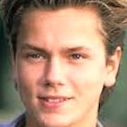 River Phoenix（very young）