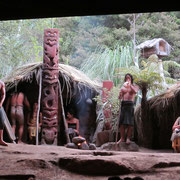 Blick auf die Maori-Village Mitai-Buehne