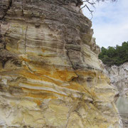 Kalksteinfelsen im Wai-O-Tapu-Wonderland nahe Rotorua