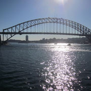 Blauer Himmel und Sonnenschein ueber der Harbour Bridge :-)