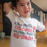 Georgi traegt mein Lieblings-T-Shirt