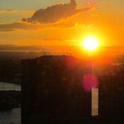 Sonnenuntergang ueber den Daechern Sydneys I