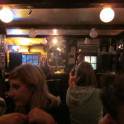 Irish Pub von innen mit Live-Musik